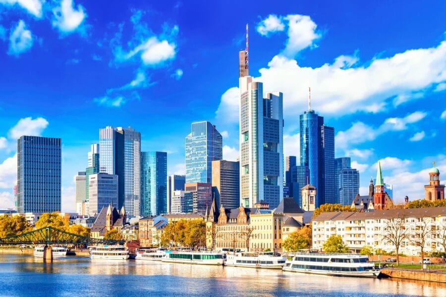 German Court compensates bank customer for breach of EU Blocking Regulation